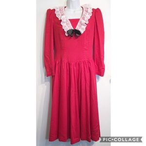 VTG Southern Belle Long Sleeve Lace Collar Dress